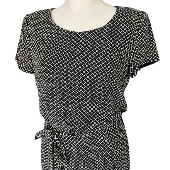 VINTAGE Talbots Diamond Print Black Short Sleeve Dress with Belt Dark Academia - Picture 3 of 9